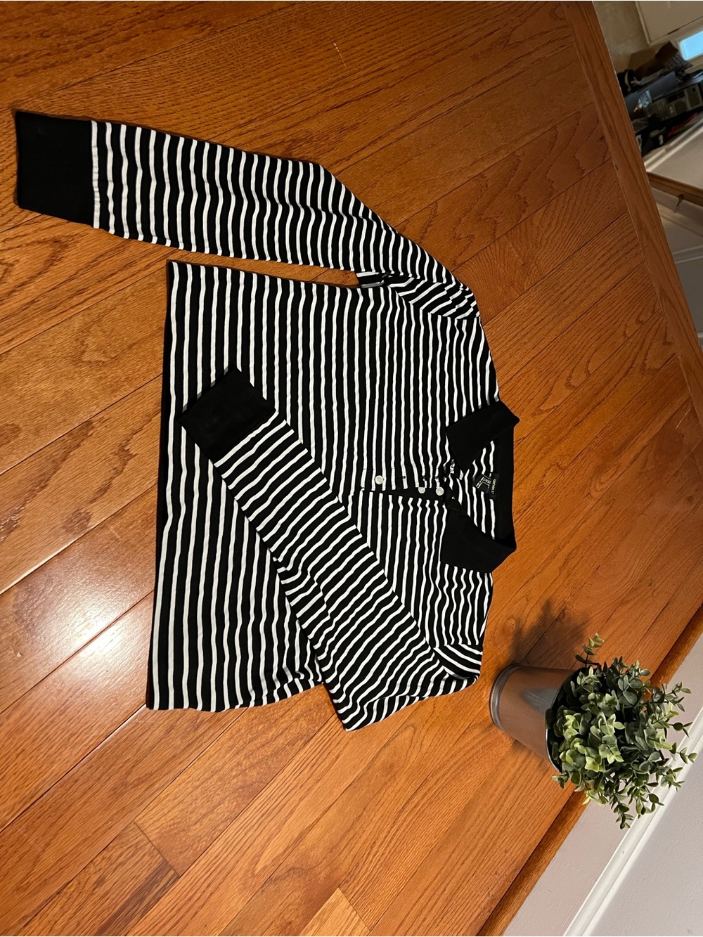 Forever 21 Black & White Striped V-Neck Sweater
